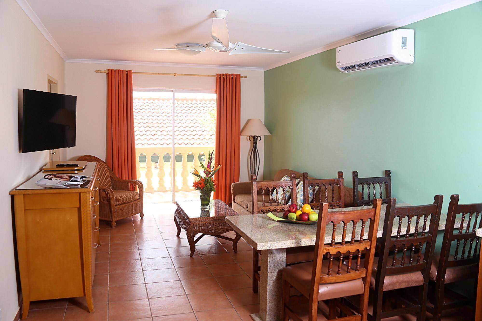 Punto Di Oro Apartments Resort Tanki Leendert ภายนอก รูปภาพ